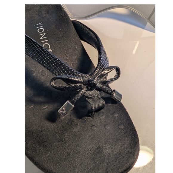 VIONIC Bella Toe Post Flip Flop Sandals with Bow Black Lizard Reptile Women's 7‎ - Picture 2 of 15